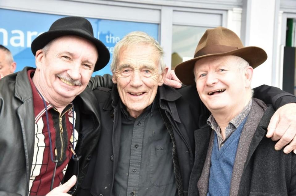 ‘We don’t look a day older!’ joked Murrray with former castmates Philip Pope and Michael Jayston (Patrick Murray/Twitter)