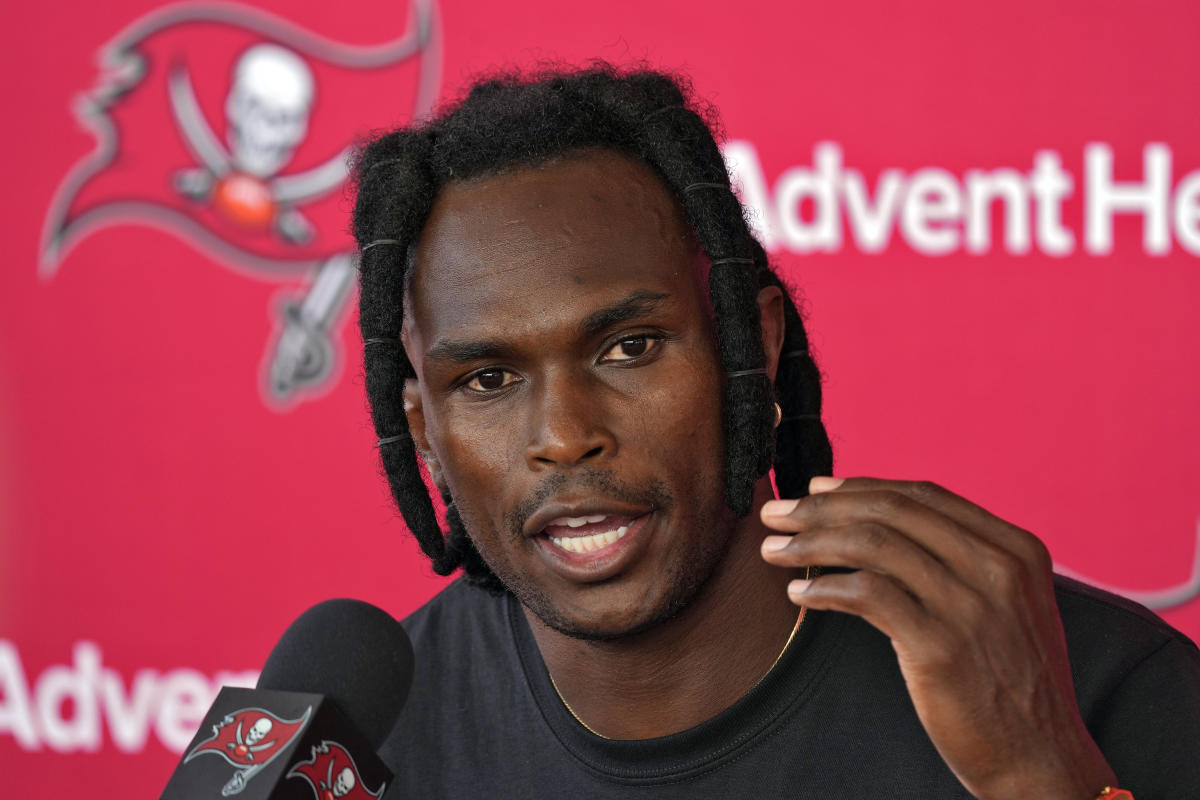 Julio Jones a main attraction on Day 2 of Bucs training camp