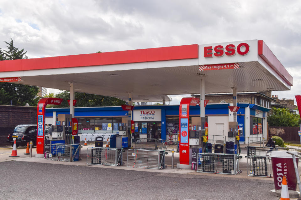 A barricaded Esso petrol station is seen in Camden as the fuel shortage continues. Many stations have run out of petrol as a result of a shortage of truck drivers due to Brexit, along with panic buying. (Photo by Vuk Valcic / SOPA Images/Sipa USA)