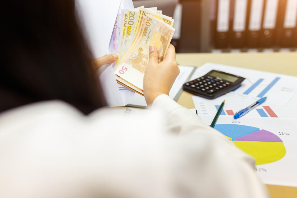 Cinco sencillos consejos para ahorrar en tiempos de crisis. Foto: Getty Creative