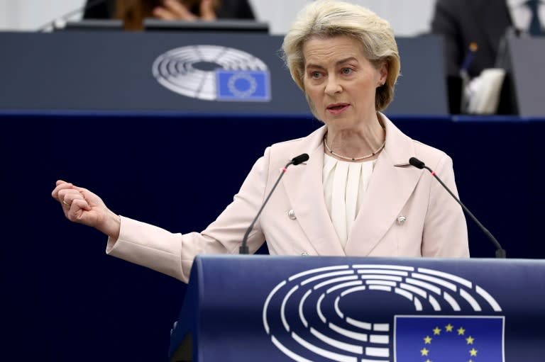 La presidenta del Parlamento Europeo, Ursula von der Leyen, pronuncia un discurso ante el pleno del Parlamento Europeo de Estrasburgo, en Francia, el 23 de abril de 2024 (Frederick Florin)