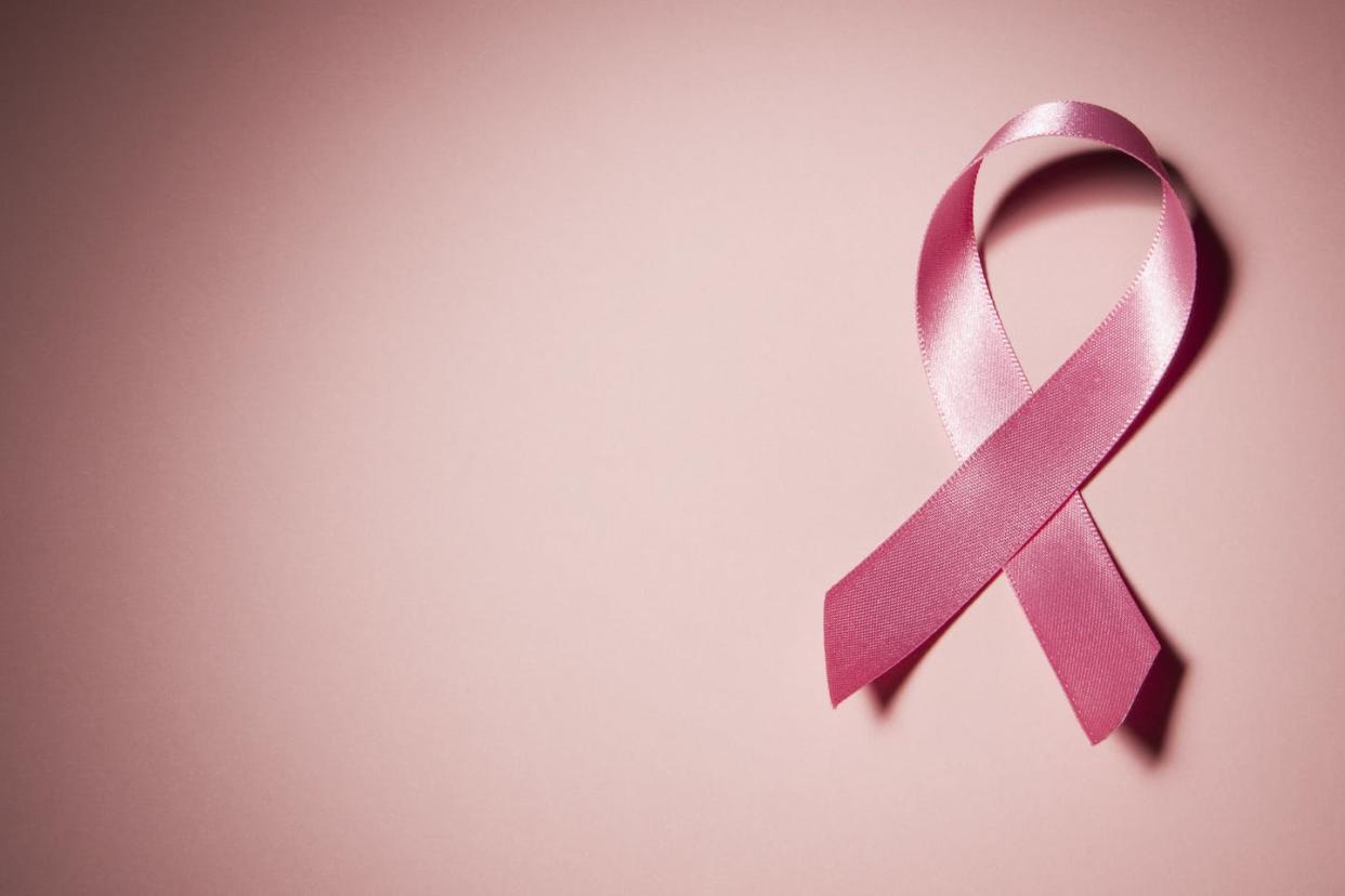 Many stage 4 breast cancer patients say that they don't relate with the pink ribbon. <a href="https://www.gettyimages.com/detail/photo/pink-breast-cancer-awareness-ribbon-with-copy-space-royalty-free-image/183579195?adppopup=true" rel="nofollow noopener" target="_blank" data-ylk="slk:AnthiaCumming/E+ via Getty Images;elm:context_link;itc:0;sec:content-canvas" class="link ">AnthiaCumming/E+ via Getty Images</a>