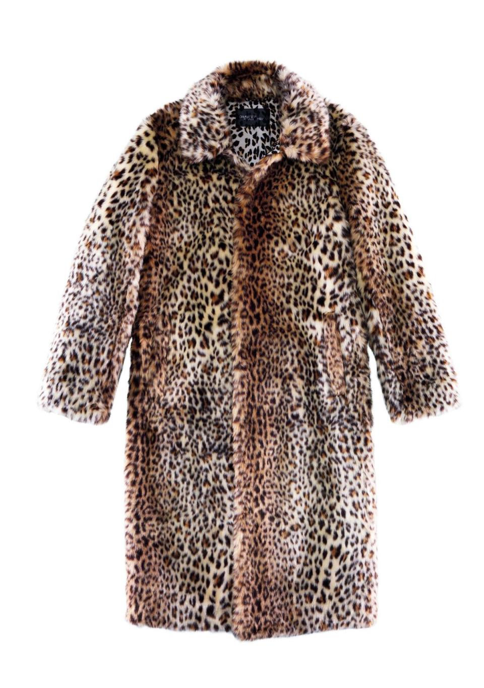Giambattista Valli X H&M設計師聯名系列男裝大衣，NT$6,999。（H&M提供）