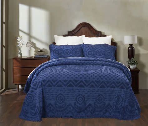 A vintage-inspired 100% cotton coverlet set (47% off list price)