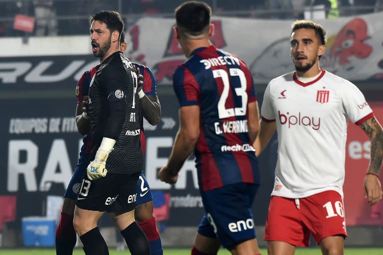 Estudiantes y San Lorenzo, iguales en un duelo con un desenlace áspero en La Plata