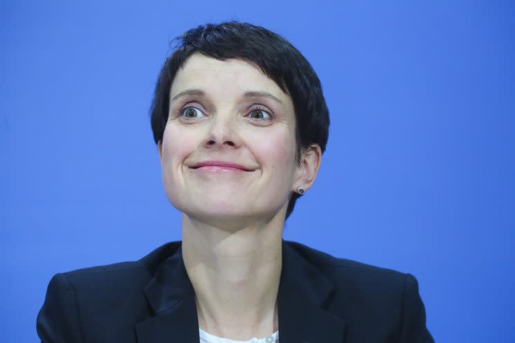 Frauke Petry sorgt mit einem Wahlplakat für Wirbel (Bild: ddpimages)