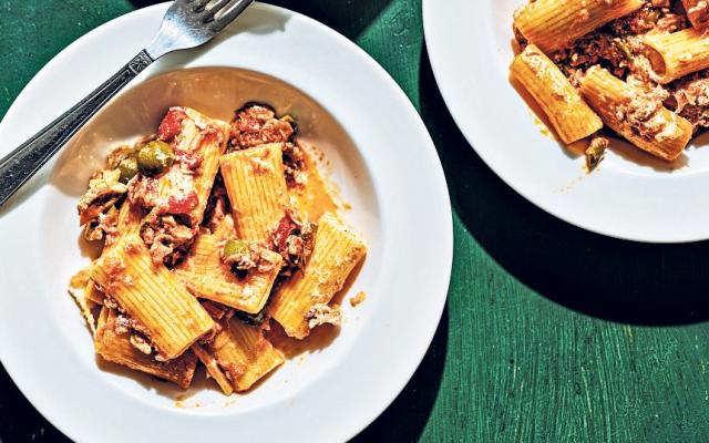 Baked tomato tuna pasta recipe summer food dishes 2022 eat - Haarala Hamilton 