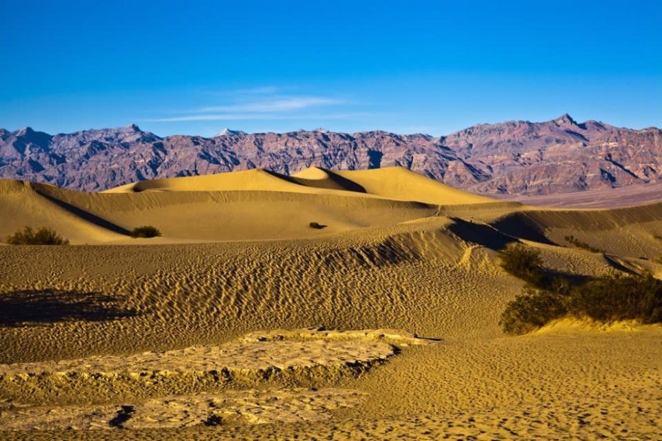 While the Mojave Desert in the Western United States often has humidity levels up to 50 percent, you’ll get just a fraction of that moisture aboard a plane. In fact, according to the <a href="http://www.who.int/ith/mode_of_travel/chad/en/" rel="nofollow noopener" target="_blank" data-ylk="slk:World Health Organization" class="link rapid-noclick-resp">World Health Organization</a>, the humidity aboard your average aircraft hovers under 20 percent.