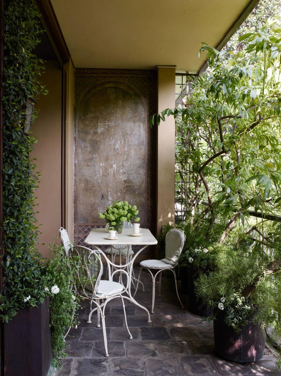 interior of milan apartment restored by studio peregalli