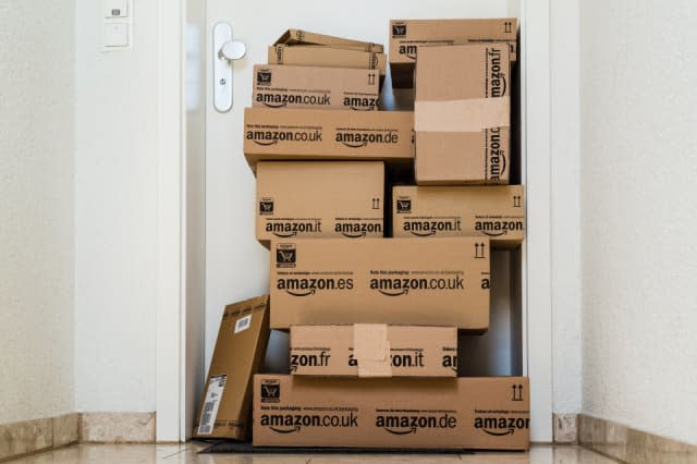 Amazon tops customer service poll