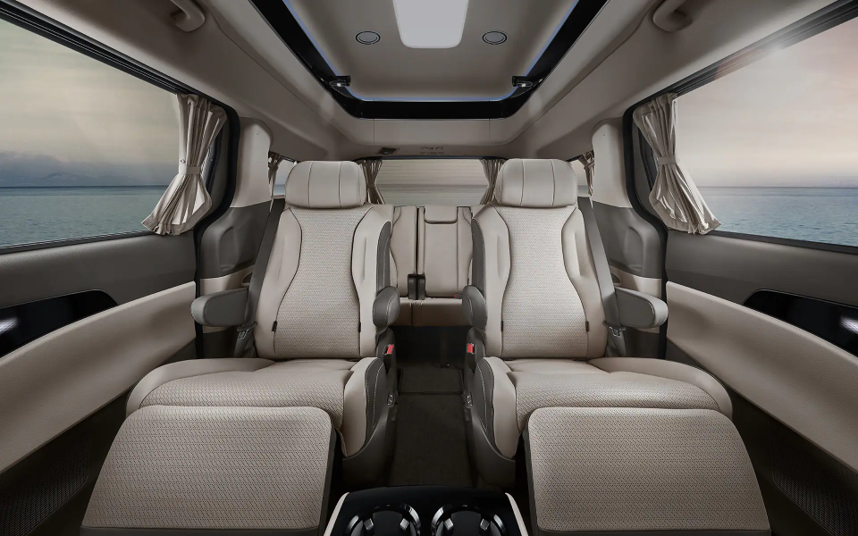 carnival_hi_limousine_interior_01_w.png