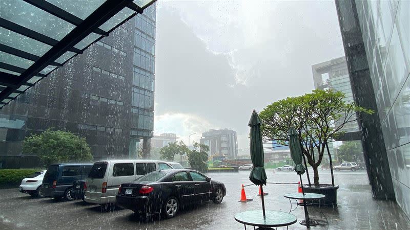 氣象局發布南部6縣市大雨特報。（圖／資料照）