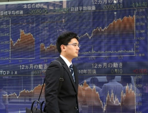 Asian markets sink as Shanghai falls further