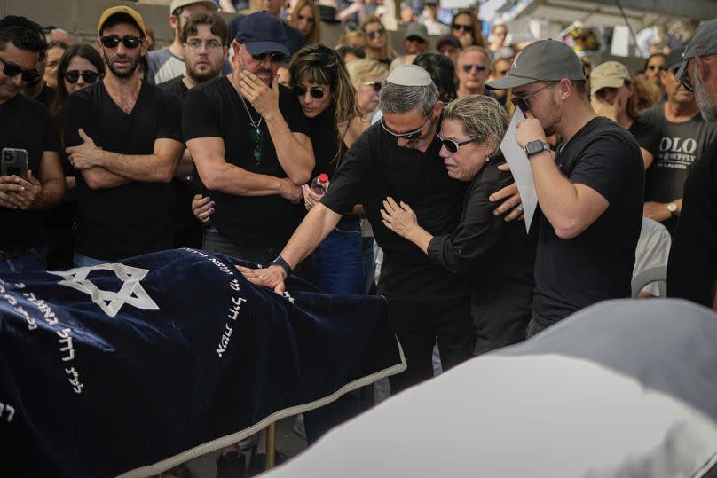 Funeral de Danielle Waldmann y Noam Shai en la ciudad de Kiryat Tivon, Israel.