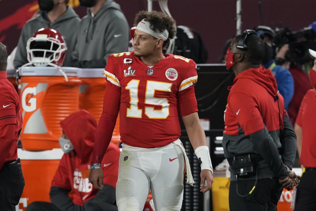 Patrick Mahomes restructures contract with Kansas City Chiefs for record  4-year deal