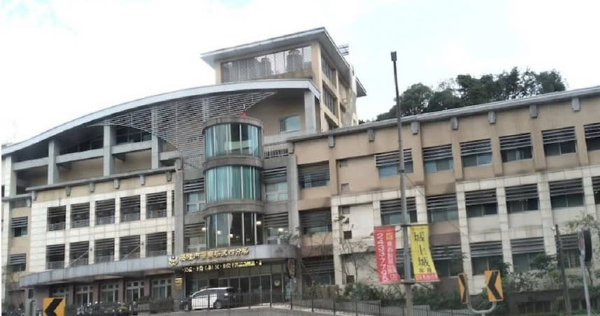 基隆市消防局破門發現，一對父子雙雙倒臥在床上，且明顯氣絕多時。（圖／報系資料照）