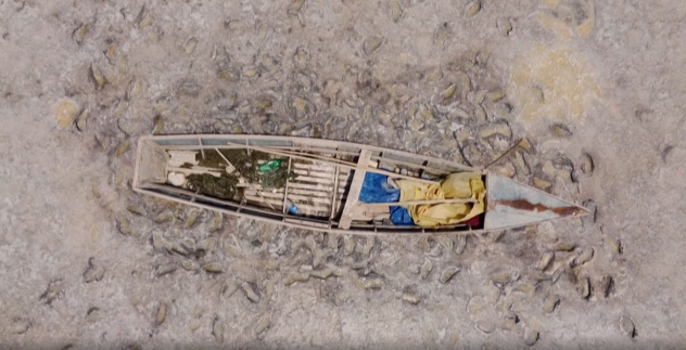 An aerial shot of an abandoned boat on the bed of dried-up Lake Poopo. (AFP)