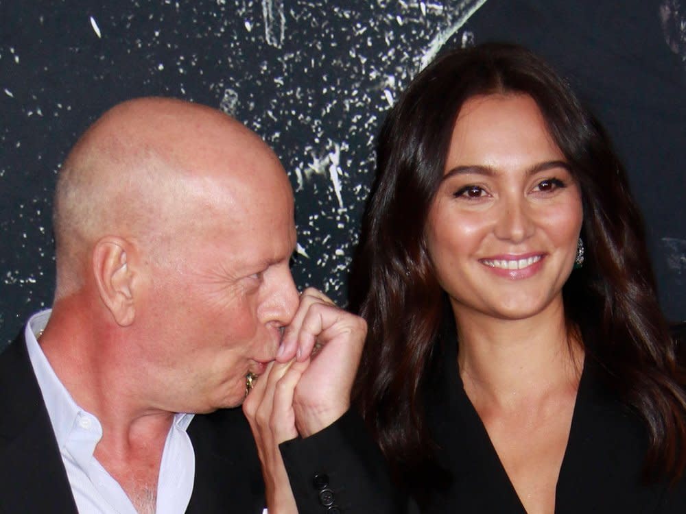 Emma Heming-Willis kümmert sich um ihren erkrankten Ehemann Bruce Willis. (Bild: imago/MediaPunch)