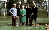 Picture of Queen Elizabeth and Duke of Edinburgh (R) posing with theirs three sons, Charles, Edward (L), Andrew (2ndR) and the royal corgies for their 32nd wedding anniversary, in Balmoral Castle, Scotland, 20 November 1979. (Photo by - / AFP) (Photo by -/AFP via Getty Images)