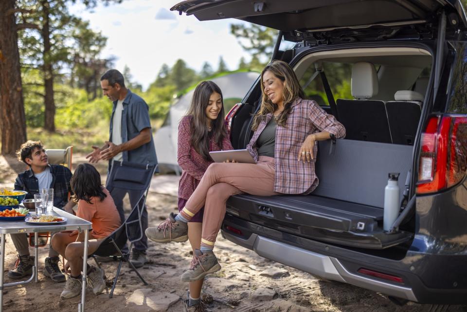 2025 Ford Expedition tailgate and cargo area configurations