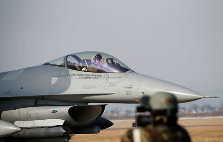 A U.S. Air Force F-16 fighter jet takes part in a joint aerial drill exercise called 'Vigilant Ace' between U.S. and South Korea, at the Osan Air Base in Pyeongtaek, South Korea, December 6, 2017. REUTERS/Kim Hong-Ji