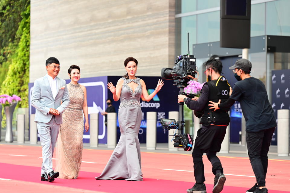 Darren Lim, Cynthia Koh and Aileen Tan at Star Awards held at Changi Airport on 18 April 2021. (Photo: Mediacorp)