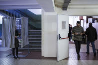 <p>Qualified voters cast a ballot for the Catalan regional election at an elementary school in Barcelona, Spain, Dec. 21, 2017.<br>(Photograph by Jose Colon / MeMo for Yahoo News) </p>