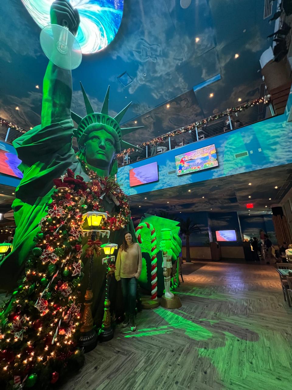 the statue of liberty at margaritaville