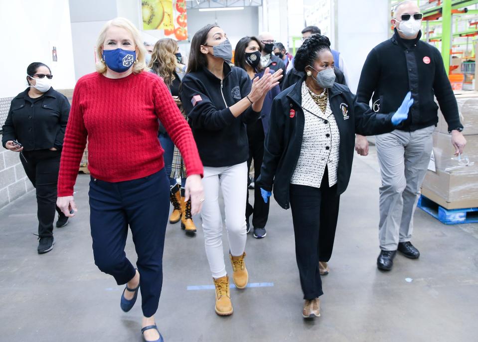 Garcia, Ocasio Cortez, Jackson at Houston Food Bank February 2021.JPG