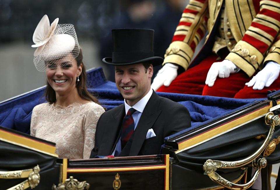 凱特王妃罹癌，威廉王子為了國務、家務蠟燭兩頭燒。（AFP）