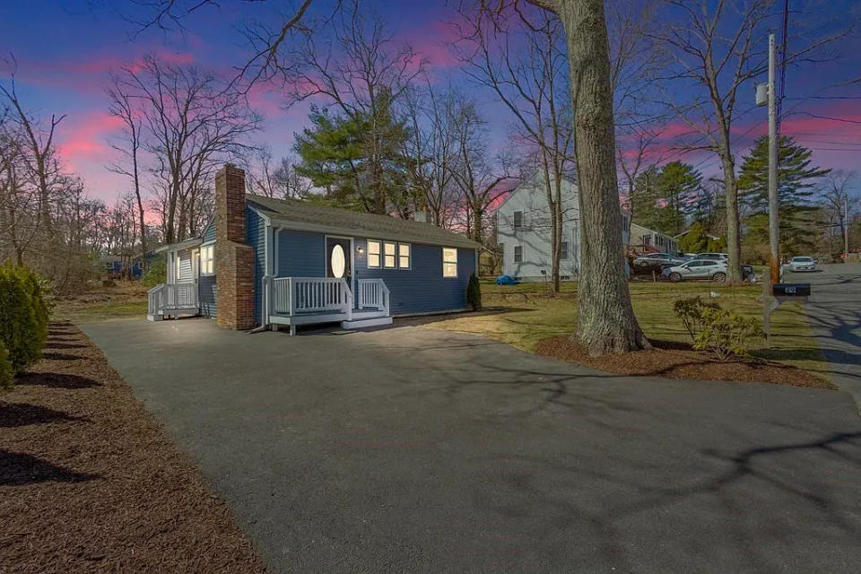 This single-family house at 29 Hayes Road in East Bridgewater sold for $500,000 on May 31, 2023. This property was sold by Deric Lipski with Keller Williams Realty in Easton.