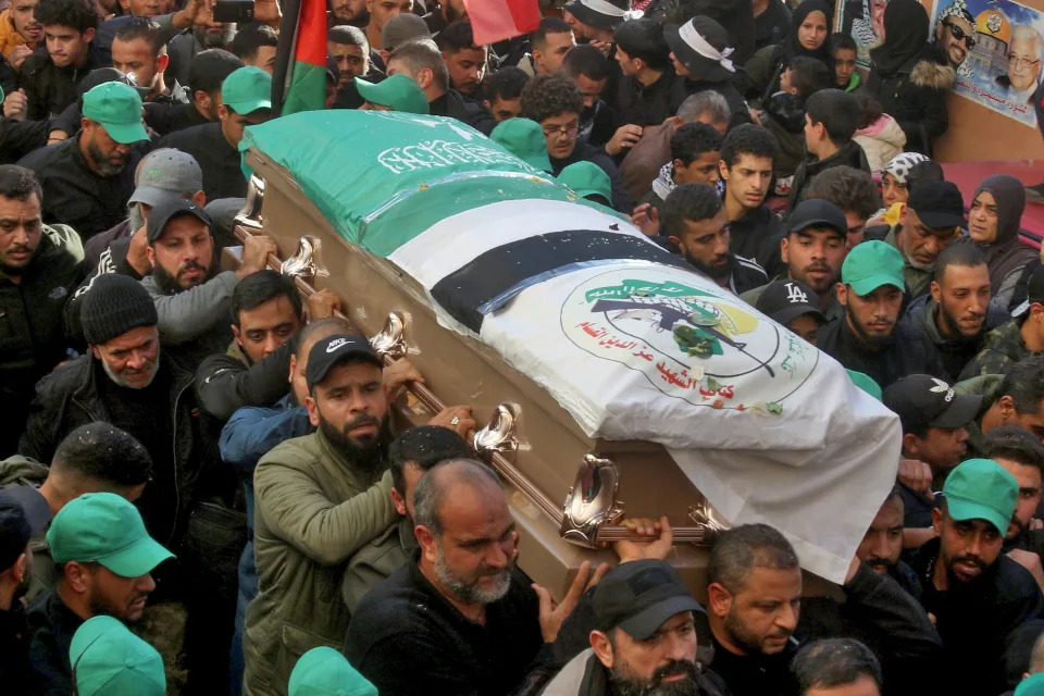 Los ataques de Israel en Líbano pueden provocar la intervención de Hezbolá.(Photo by MAHMOUD ZAYYAT/AFP via Getty Images)