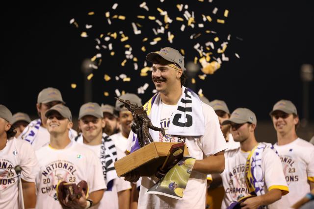 Fans welcome back LSU baseball national champions