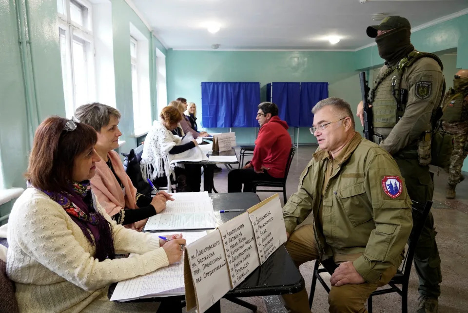 Refer&#xe9;ndum en Mari&#xfa;pol por parte de los rusos. (Photo by STRINGER/AFP via Getty Images)