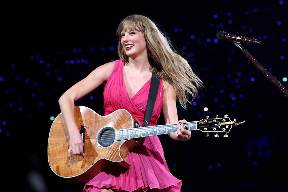 PARIS, FRANCE - MAY 09: (EDITORIAL USE ONLY. NO BOOK COVERS.) Taylor Swift performs onstage during "Taylor Swift | The Eras Tour" at La Defense on May 09, 2024 in Paris, France. (Photo by Kevin Mazur/TAS24/Getty Images for TAS Rights Management )