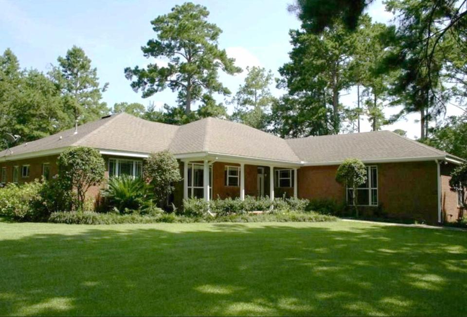 Chemonie Crossing sold in 2013 for $410,000 in Tallahassee at 3,185 sq, ft., 1.93 acres, built in 2003.