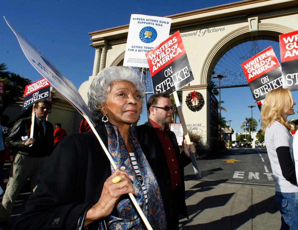 Nichelle Nichols expresses her support to striking members of the Writers Guild of America (WGA) outside the gates of Paramount Pictures studios in Los Angeles on Dec. 10, 2007.