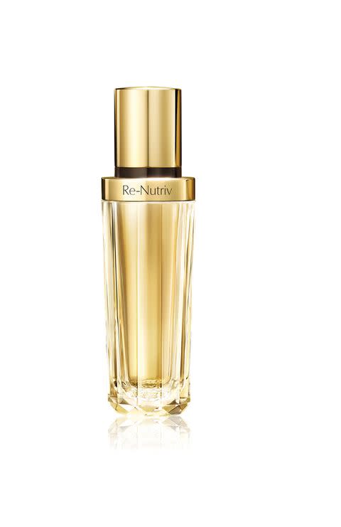 ESTEE LAUDER 雅詩蘭黛 白金級黑鑽松露賦活微導金萃，30ml，NT.8,850 PHOTO CREDIT: ESTEE LAUDER