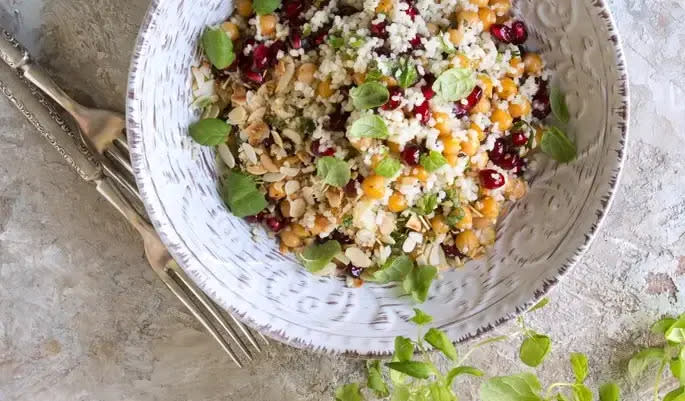 Cuscús con Garbanzos y Hierbas Mediterráneas / guarniciones para acompañar el pavo