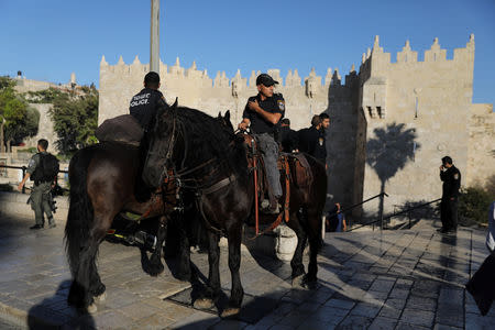 Israeli police secure the entrance to Jerusalem’s Old City, near the site of a suspected stabbing attack, August 17, 2018. REUTERS/Ammar Awad