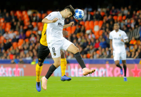 Soccer Football - Champions League - Group Stage - Group H - Valencia v Young Boys - Mestalla, Valencia, Spain - November 7, 2018 Valencia's Carlos Soler in action REUTERS/Heino Kalis