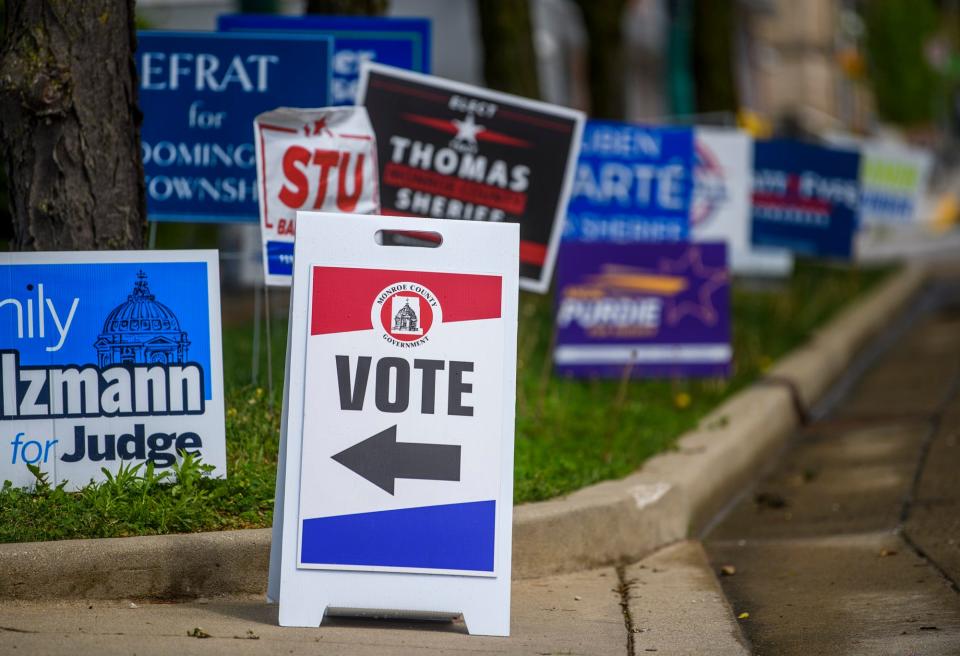 A sign directs people looking to vote outside of the voting center for Bloomington precincts 3, 7 and 22 as well as Perry precincts 6, 8, 15 and 31 on Tuesday, May 3, 2022.
