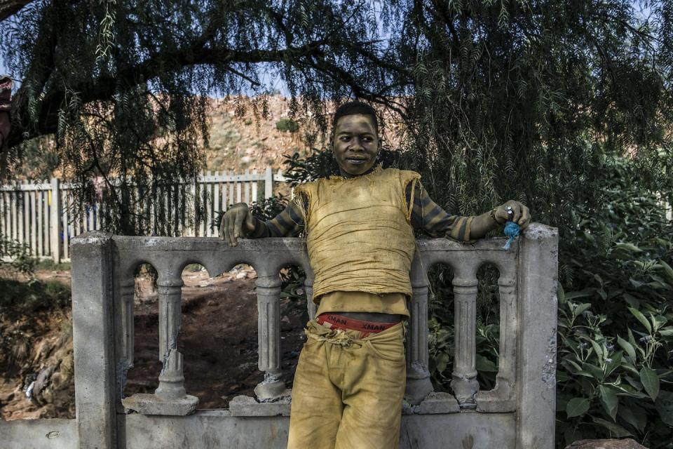 Nandos Simao digs for gold in abandoned mines. Mark Lewis/Wake Up, This Is Joburg