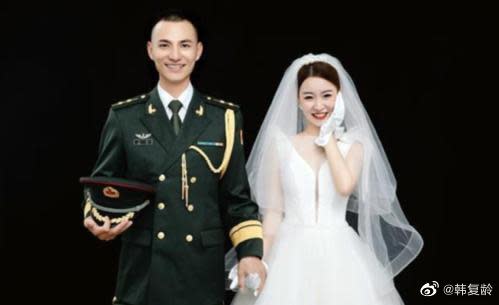 于鑫慧和解放軍王力結婚，沒想到遭爆之前婚姻還沒離乾淨。（圖／翻攝自 韓復齡 微博）