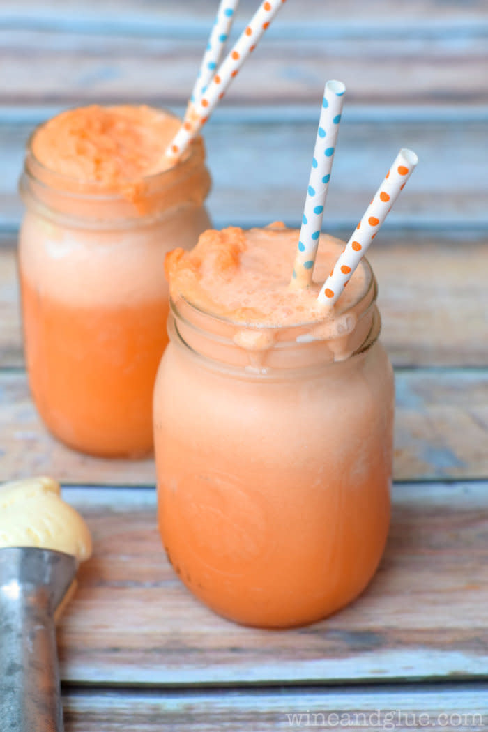 <strong>Get the <a href="http://www.wineandglue.com/2014/08/orange-dreamsicle-floatini.html" target="_blank">Orange Dreamsicle Floatini recipe</a> from Wine and Glue</strong>