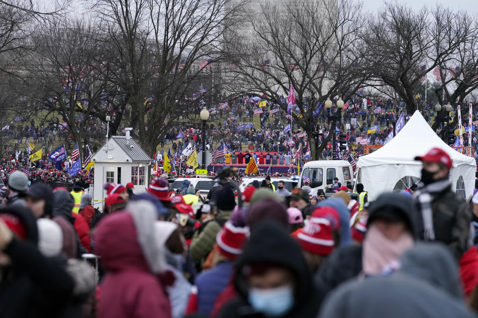 Miles de personas asisten a una protesta en apoyo al presidente Donald Trump el miércoles 6 de enero de 2021, en Washington, D.C. (AP Foto/Jacquelyn Martin)