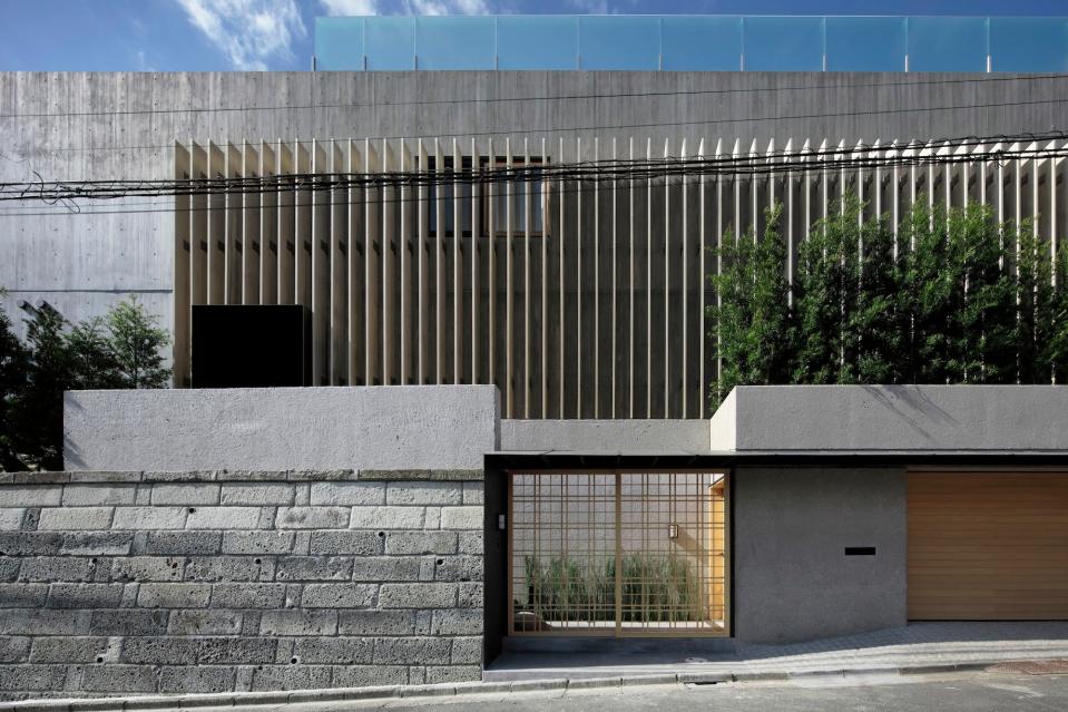 This Home Beautifully Blends Traditional and Modern Japanese Architecture