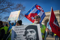 <p>Après un premier round de manifestation nationale samedi, les gilets jaunes s’apprêtaient de nouveau à battre le pavé aujourd’hui à Paris, pour marquer l’anniversaire des trois mois du mouvement (né le 17 novembre). <br>(Crédit : Getty Images) </p>