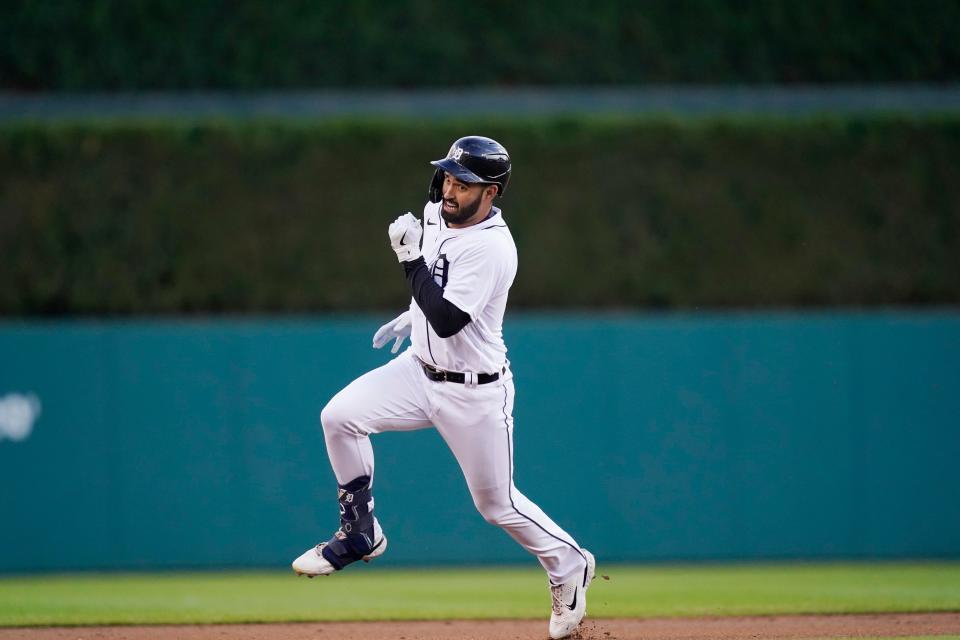 Riley Greene de los Tigres se dirige a tercera durante la primera entrada contra los Mellizos de Minnesota, el sábado 1 de octubre de 2022 en Detroit.