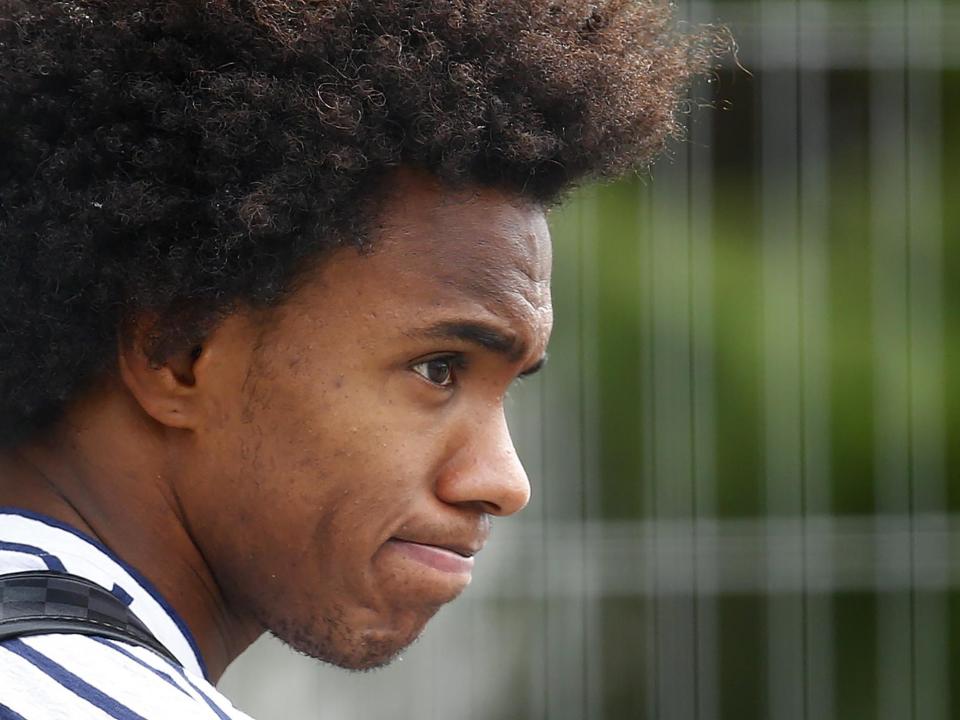 Transfer news, rumours - LIVE: Manchester United fight for Willian, Chelsea want Martial, Liverpool dealt Fekir blow plus Arsenal, Spurs latest